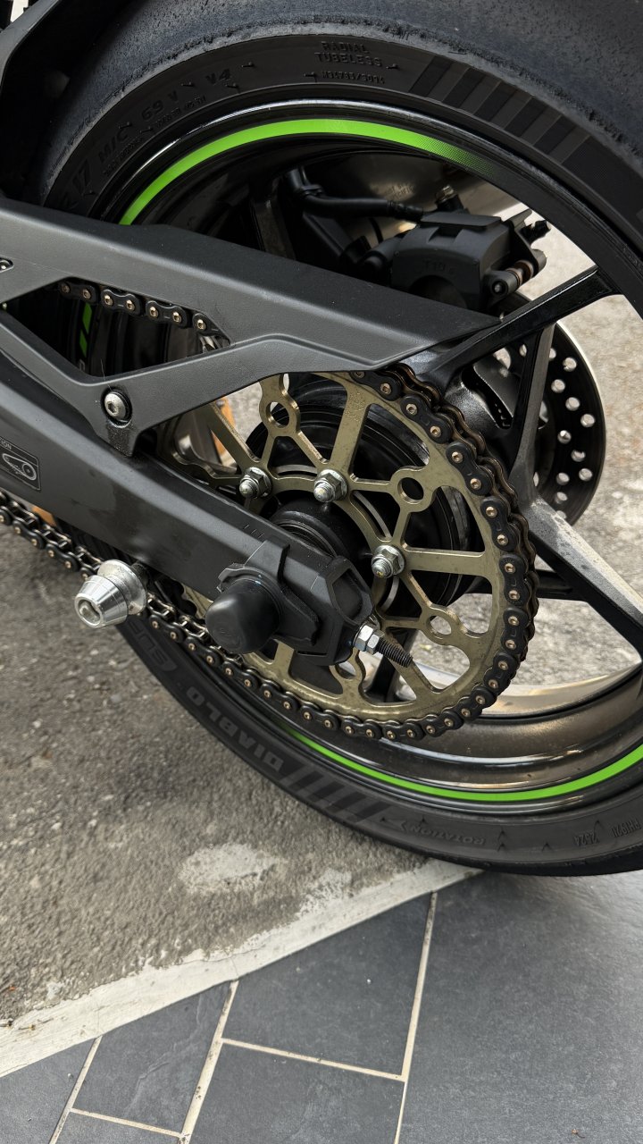 Kawasaki ZX-4RR｜2024 年｜實跑 25XX 公里