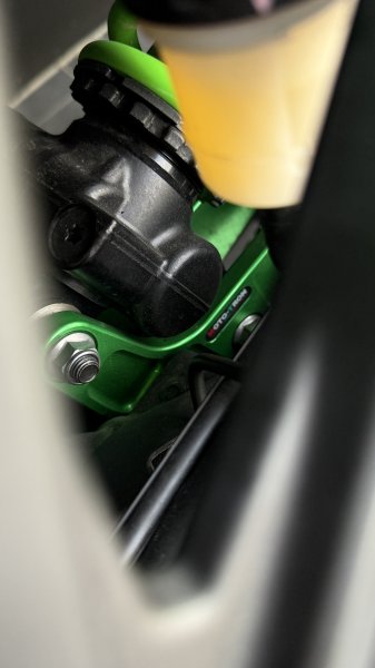 Kawasaki ZX-4RR｜2024 年｜實跑 25XX 公里