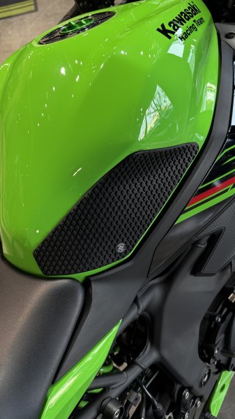 Kawasaki ZX-4RR｜2024 年｜實跑 25XX 公里