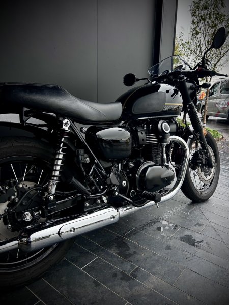 KAWASAKI W800 CAFE | 2023 | 里程: 2XXX KM