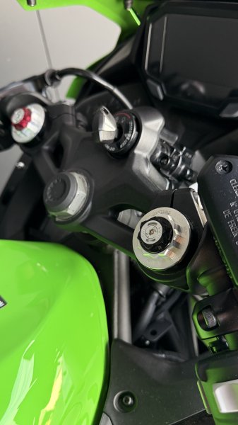 Kawasaki ZX-4RR｜2024 年｜實跑 25XX 公里