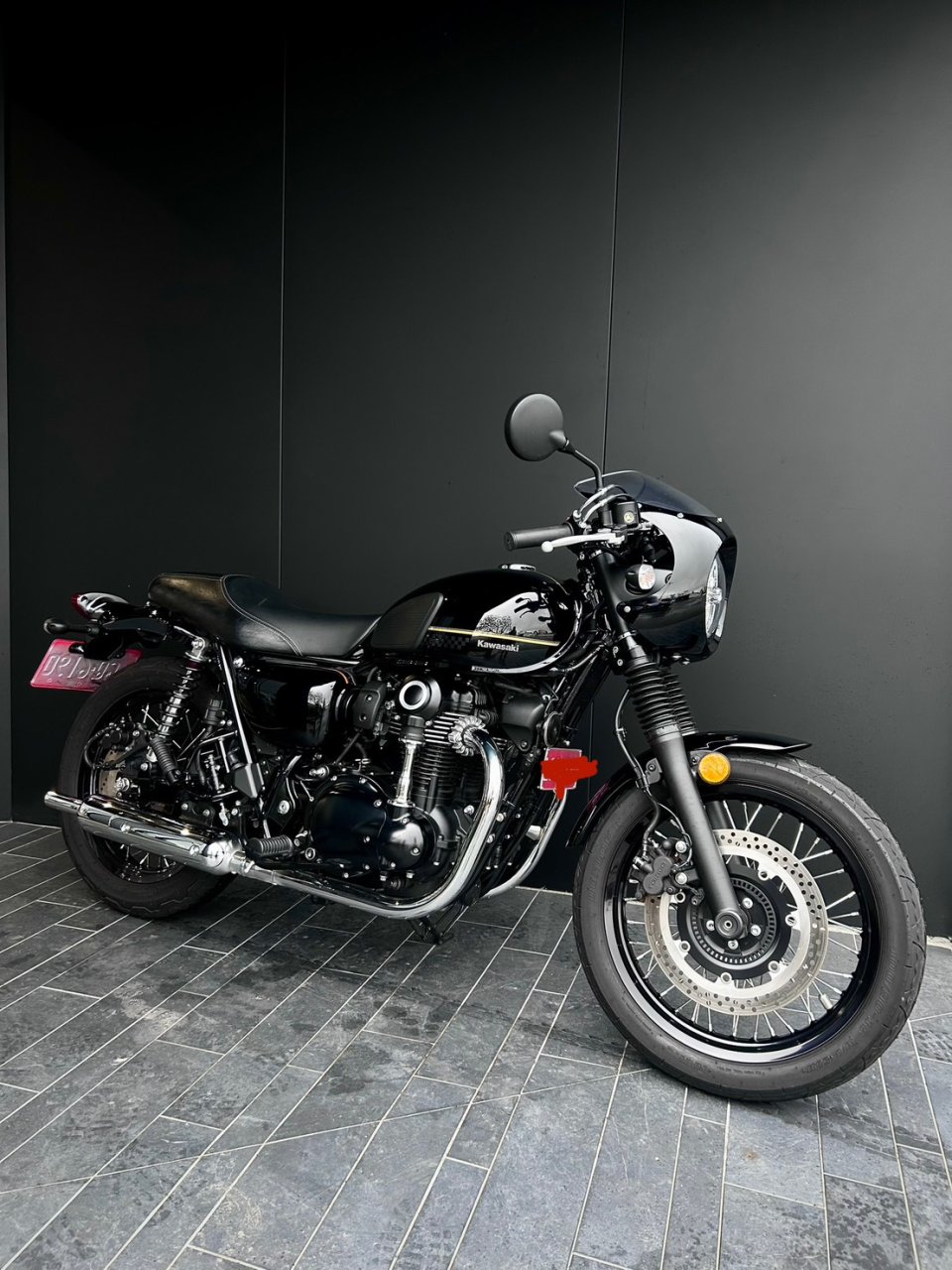 KAWASAKI W800 CAFE | 2023 | 里程: 2XXX KM