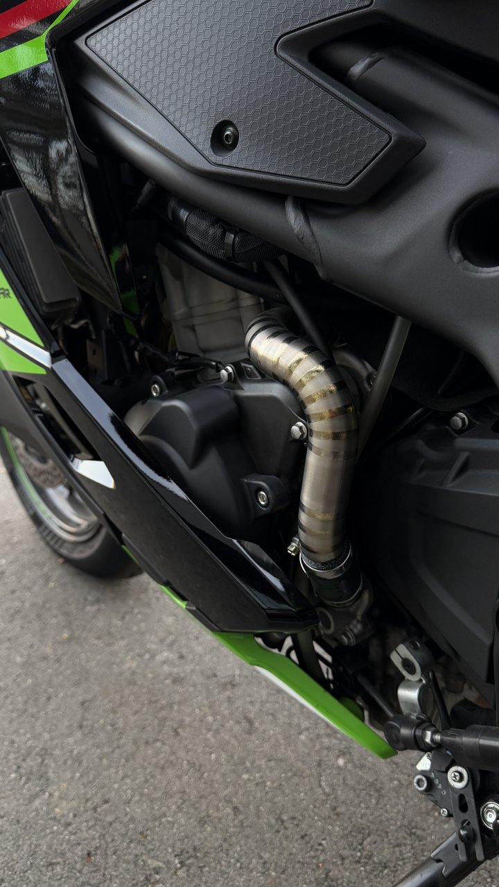 Kawasaki ZX-4RR｜2024 年｜實跑 25XX 公里