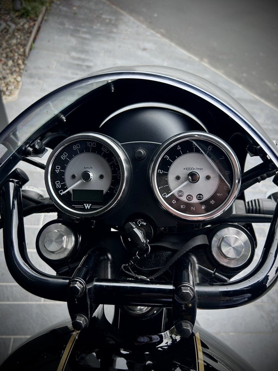 KAWASAKI W800 CAFE | 2023 | 里程: 2XXX KM