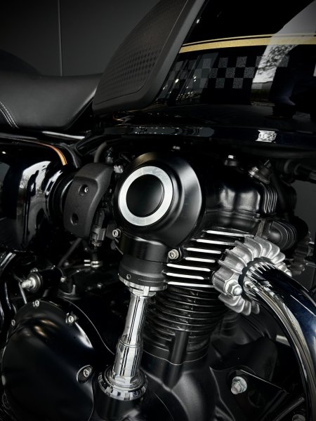 KAWASAKI W800 CAFE | 2023 | 里程: 2XXX KM